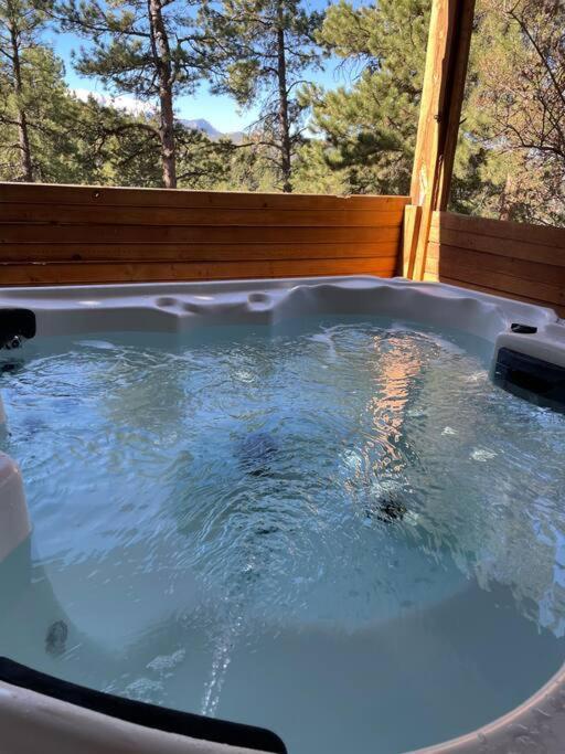 Private Hot Tub Overlooking Pikes Peak Уудланд Парк Екстериор снимка