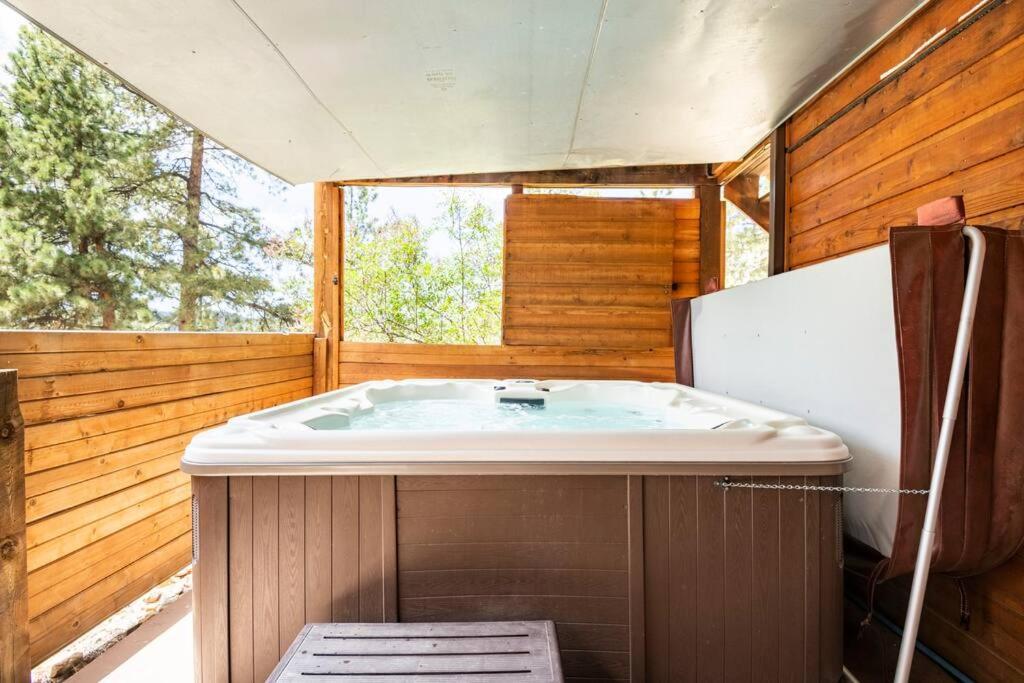 Private Hot Tub Overlooking Pikes Peak Уудланд Парк Екстериор снимка